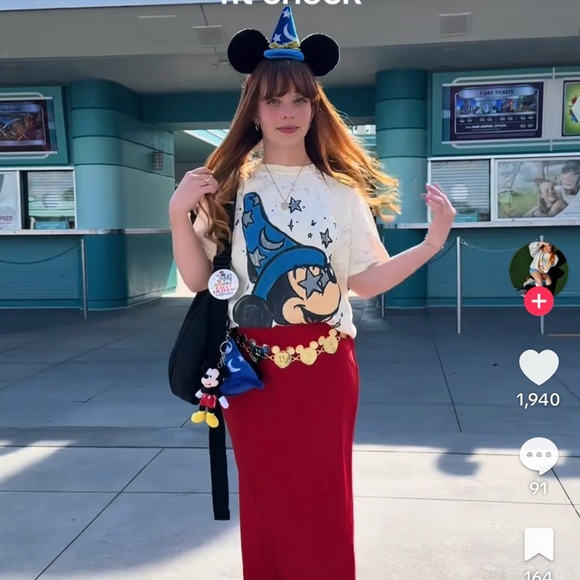 Circa Society Wizard Mickey T-Shirt in M and L

Each is $65 not sold together - Picture 3 of 3